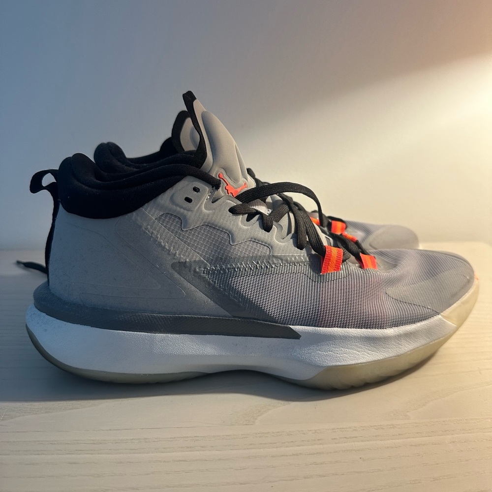 Jordan Zion 1’s (LIGHT SMOKE GREY)